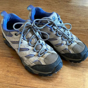 Merrell women’s lace up hiking shoes - tan/purple - size 10 - good condition